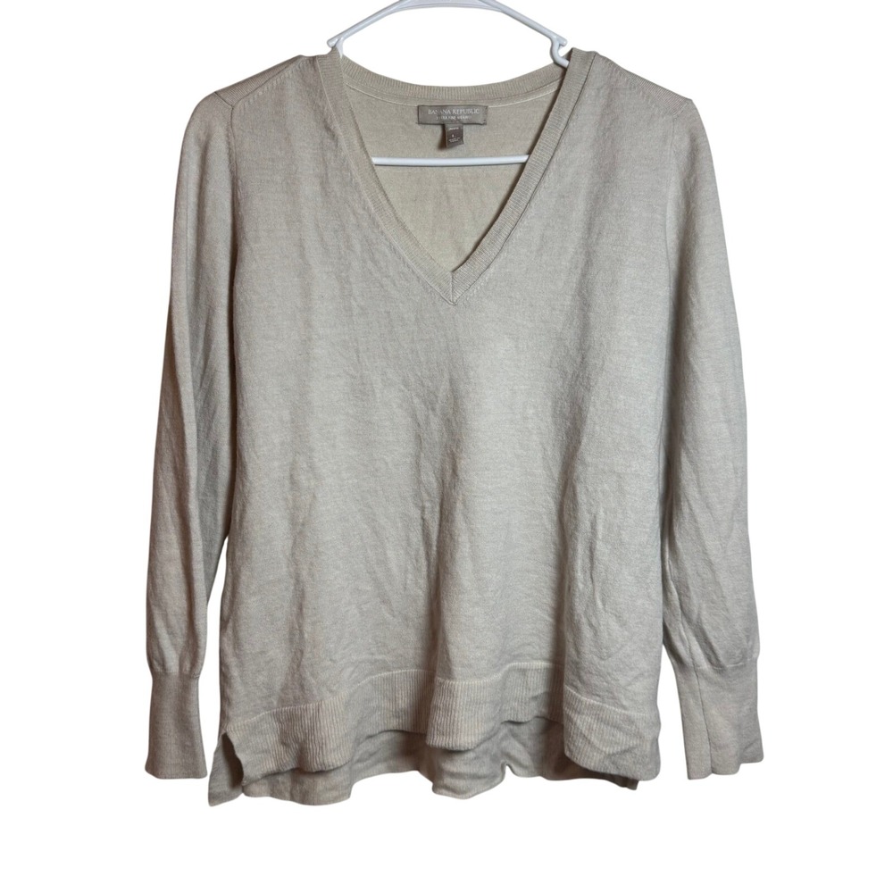 Banana Republic Petite L Extra Fine Merino Wool V Neck Sweater Light Beige